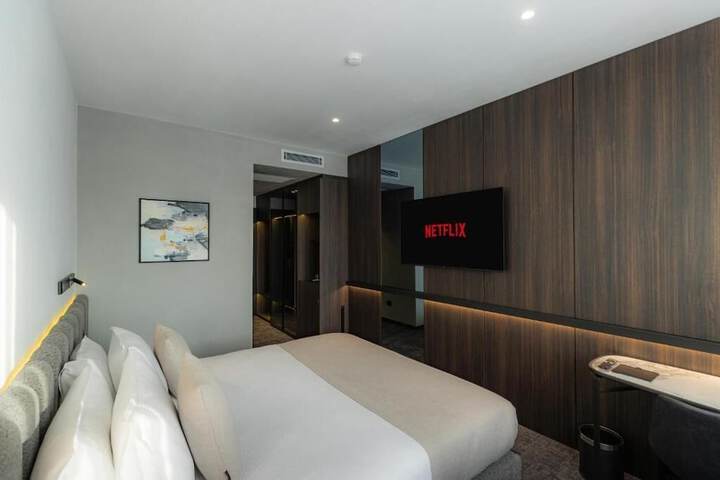 Room 13 of 53