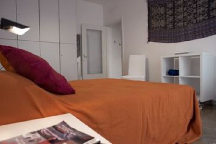 Room 13 of 31
