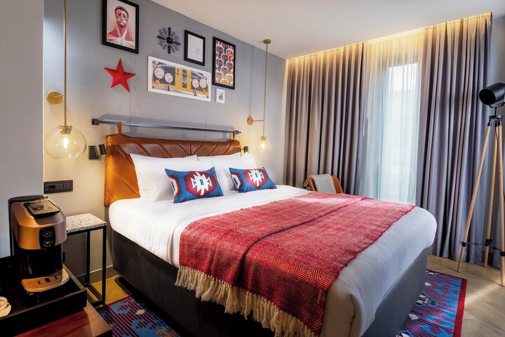Room 48 of 147