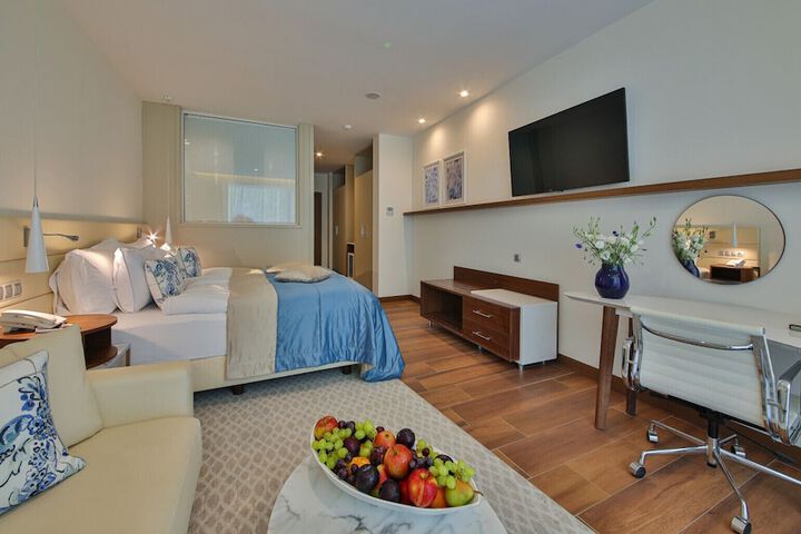 Room 9 of 36