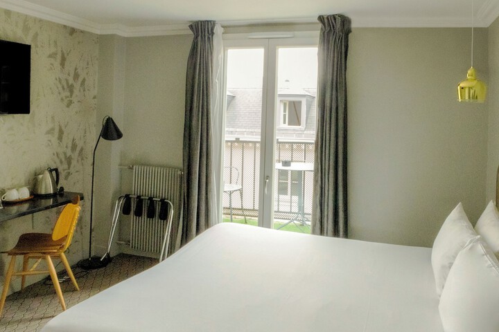 Room 18 of 76
