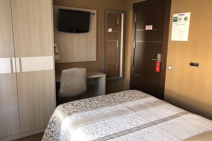 Room 22 of 34