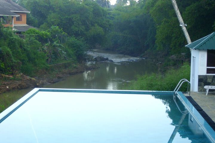 Pool 19 of 38
