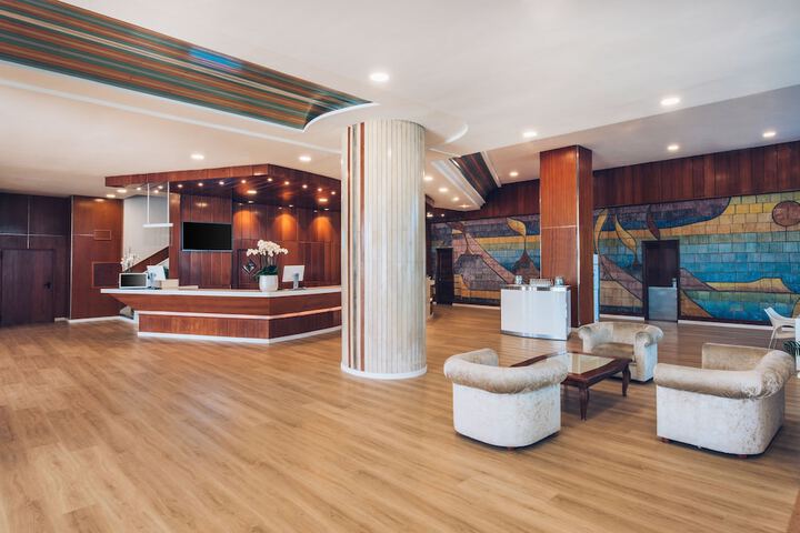 Lobby Photos