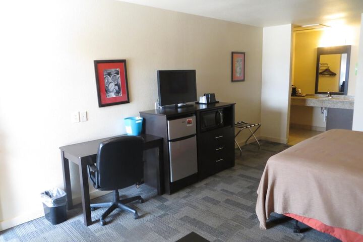 Room 15 of 32