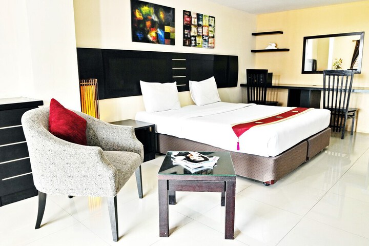 Room 7 of 27