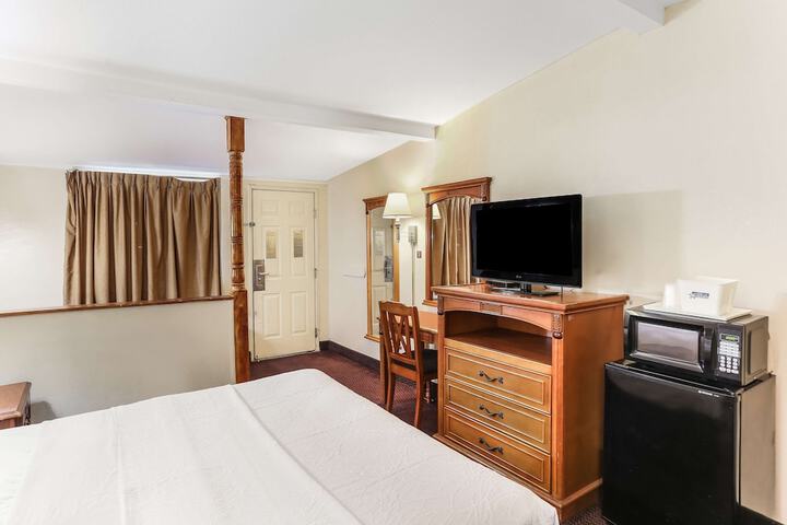 Room 13 of 30