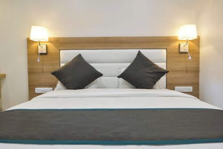 Room 2 of 17