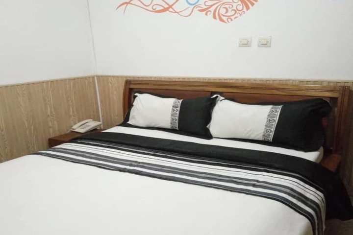 Room 9 of 23