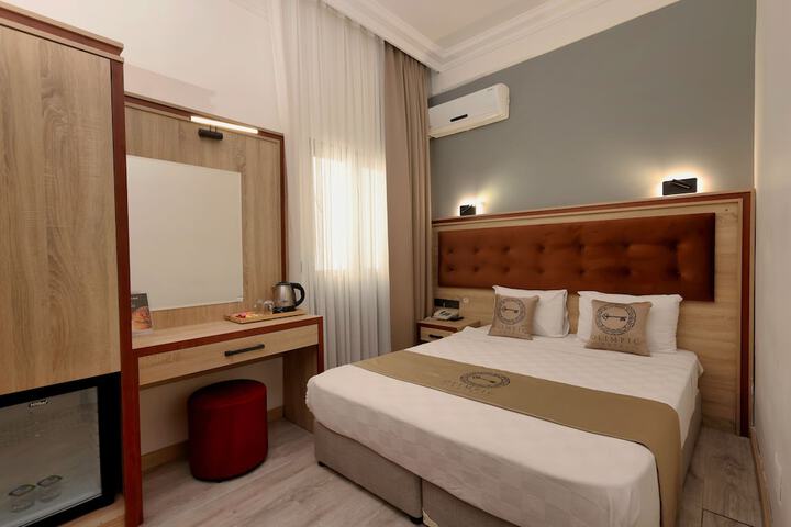 Room 44 of 76