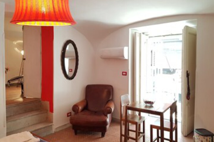 Room 60 of 76