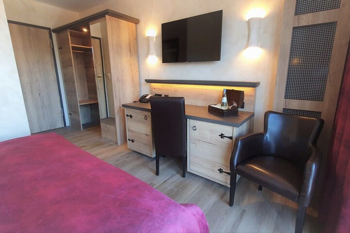 Room 3 of 29