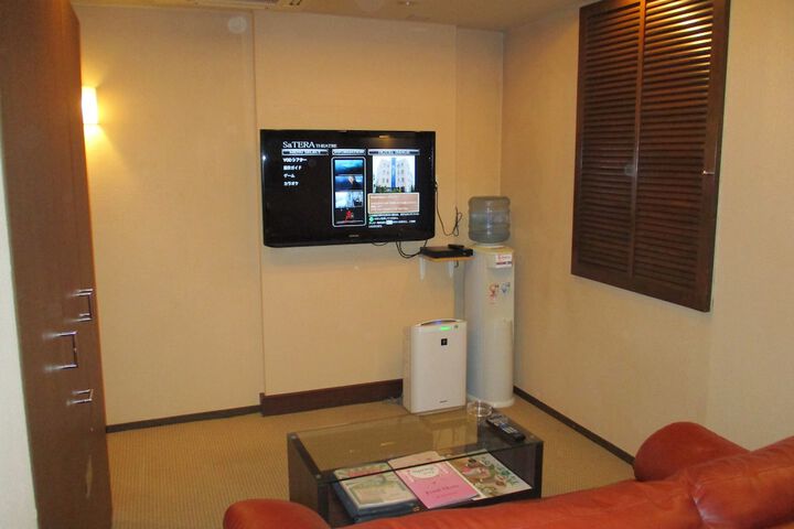 Room 6 of 47