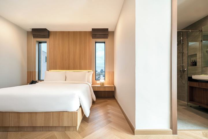 Room 6 of 24