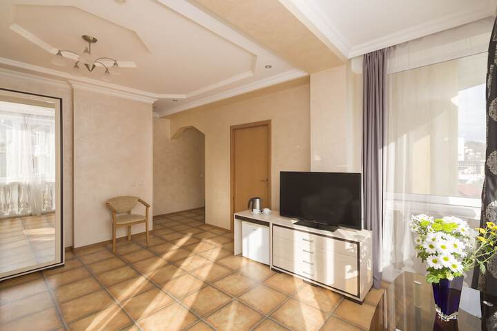 Room 18 of 33