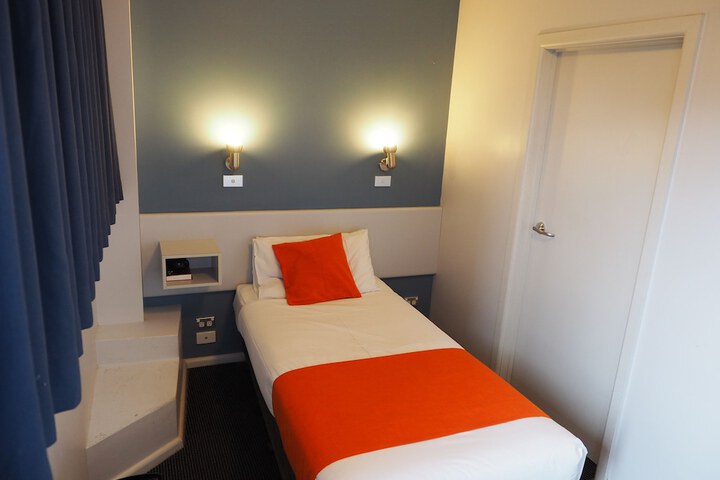 Room 30 of 84