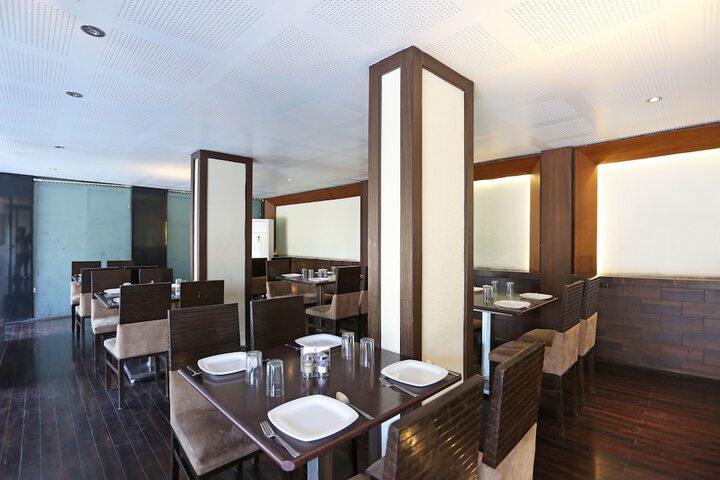 Dining 14 of 19