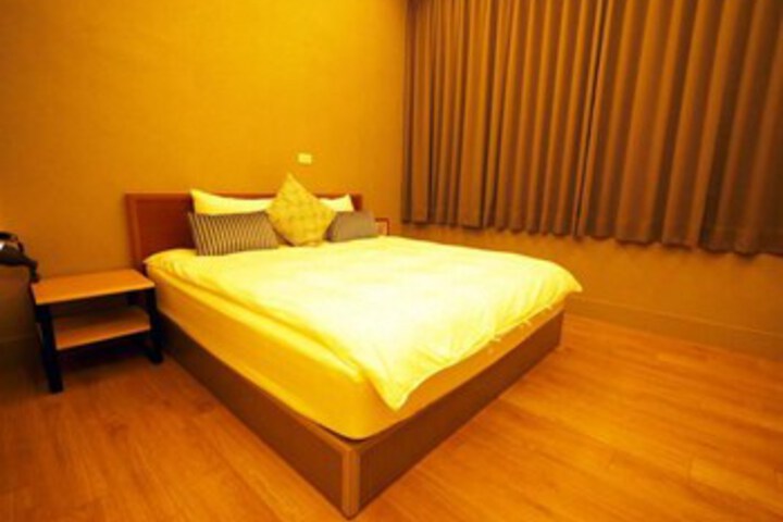 Room 32 of 32