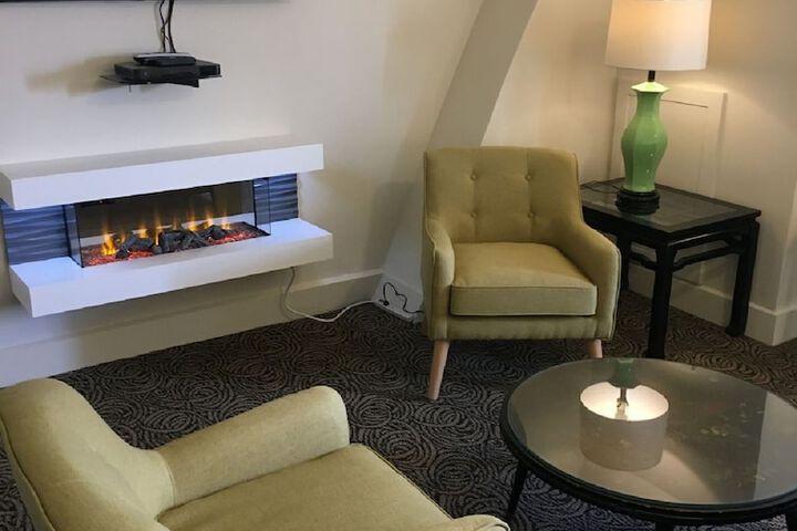 Room 28 of 62