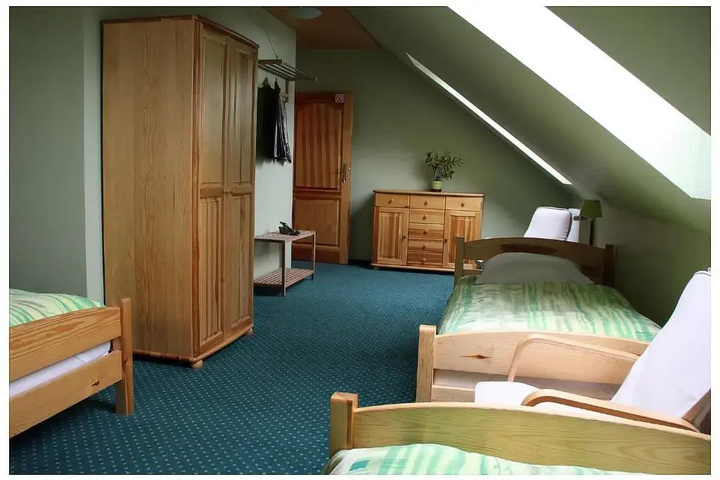 Room 5 of 11