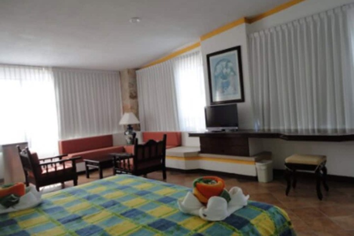 Room 3 of 32