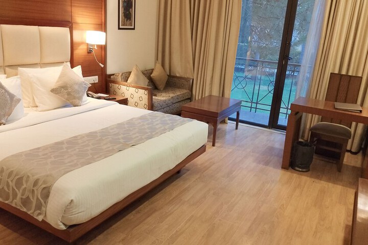 Room 7 of 19