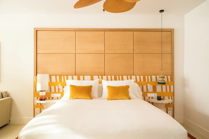 Room 4 of 86