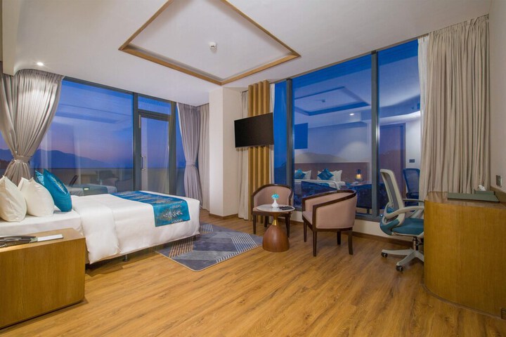 Room 5 of 34