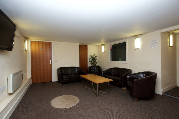 Entrance & Lobby