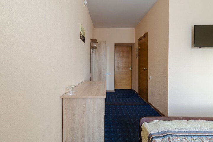 Room 12 of 33