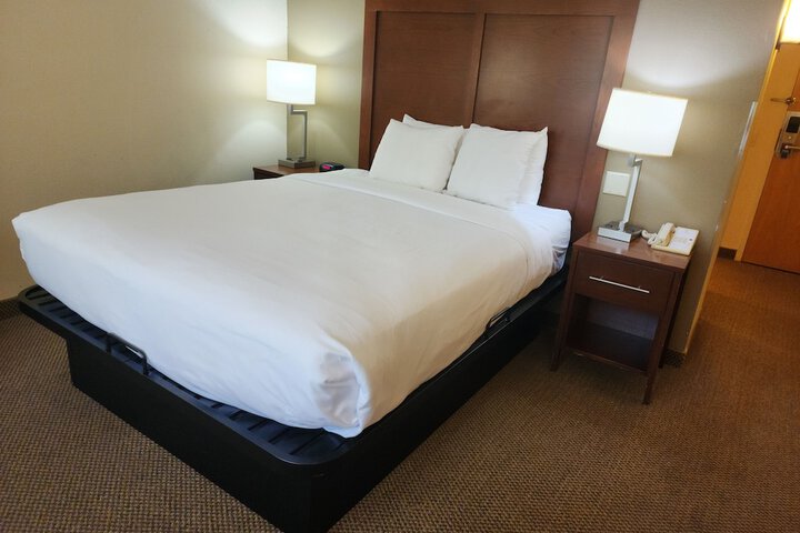 2 Queen Beds (5 of 10)