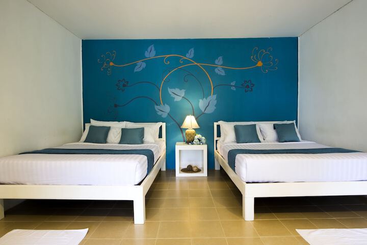 Room 5 of 182