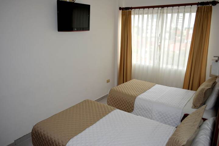 Room 83 of 122