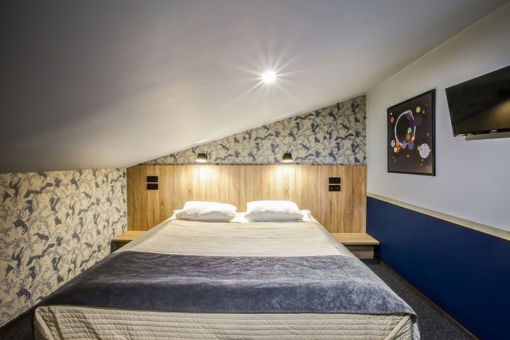 Room 11 of 47
