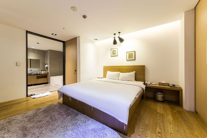 Room 123 of 176
