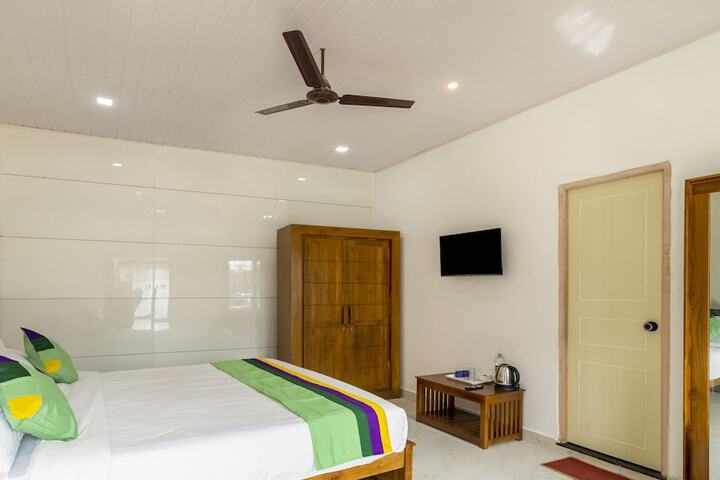 Room 14 of 30