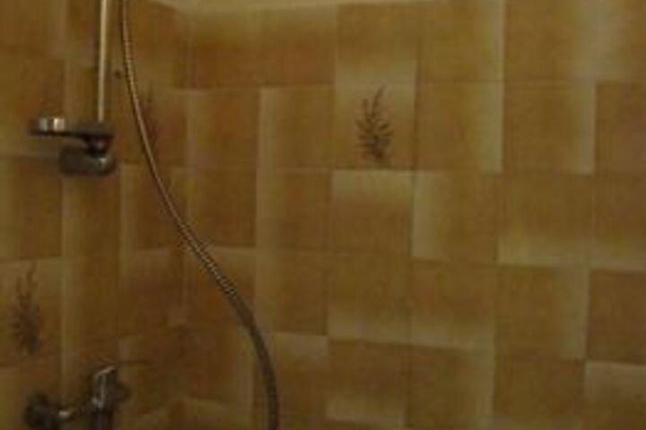 Room 4 of 42