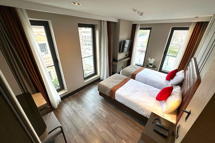 Room 54 of 96
