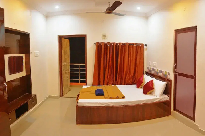 Room 2 of 9