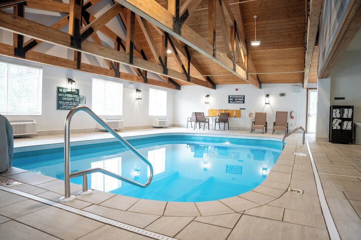 Pool 32 of 62