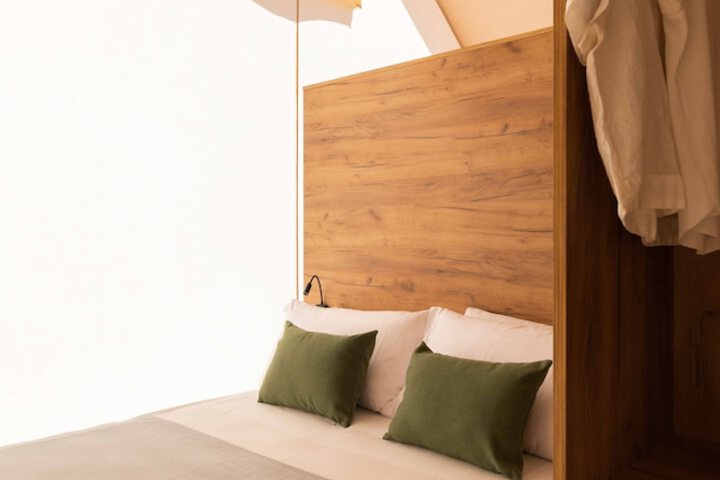 Room 14 of 75