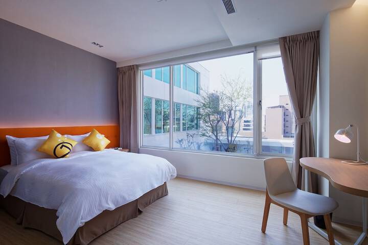 Room 16 of 160