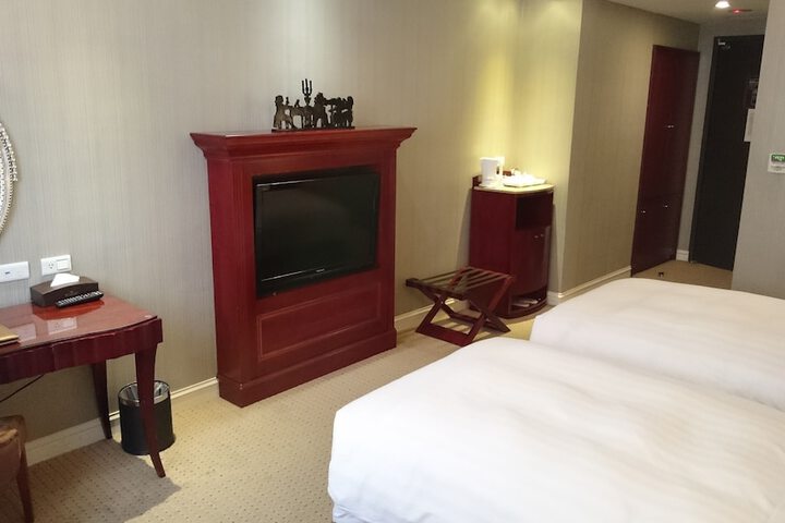 Room 10 of 56