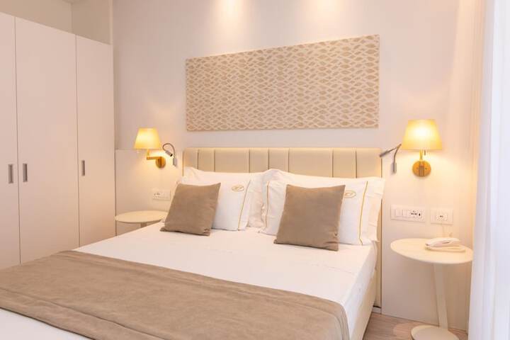 Room 8 of 48