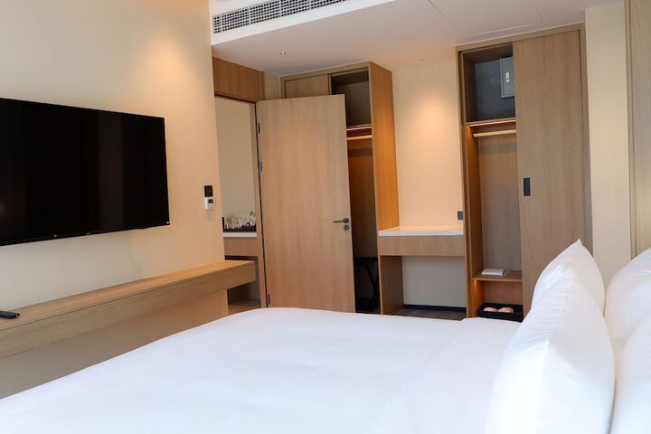 Room 17 of 133