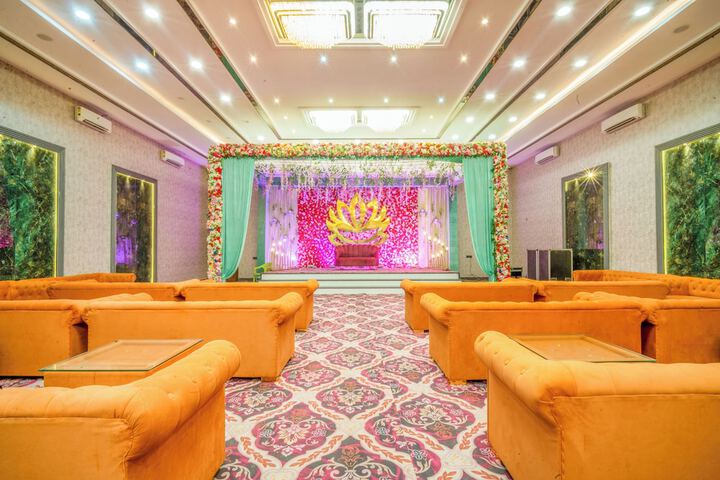 Ballroom/Hall 58 of 93