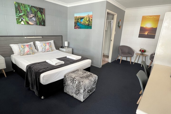Room 5 of 23
