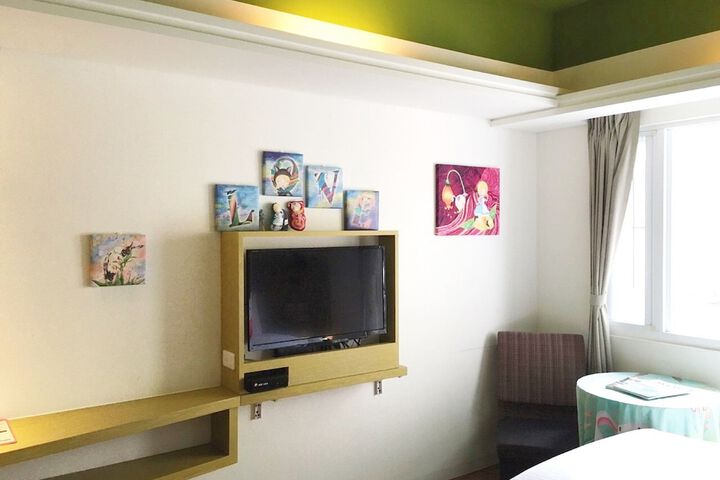 Room 10 of 51