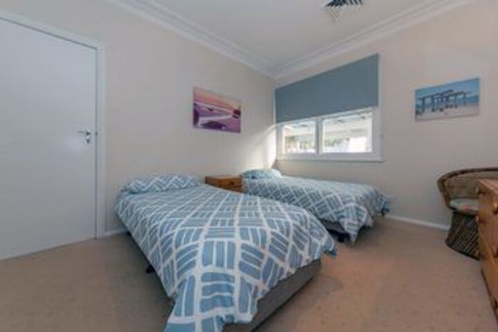Room 10 of 19