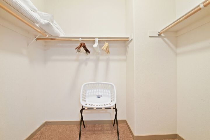 Room 5 of 43